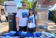 Rosto ensanguentado de Trump e punho erguido estampam produtos republicanos