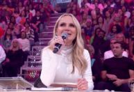 Eliana chora com homenagem na Globo: 