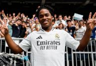 Endrick é apresentado no Real Madrid com Bernabéu cheio; veja