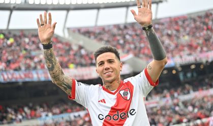 Enzo Fernández recebeu homenagem do River Plate em jogo do Campeonato Argentino