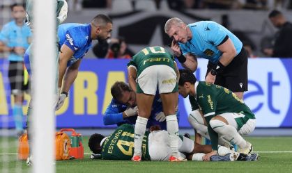 O fisioterapeuta Rodrigo Alencar, o médico Pedro Pontin e os jogadores Estêvão, Rony e Raphael Veiga