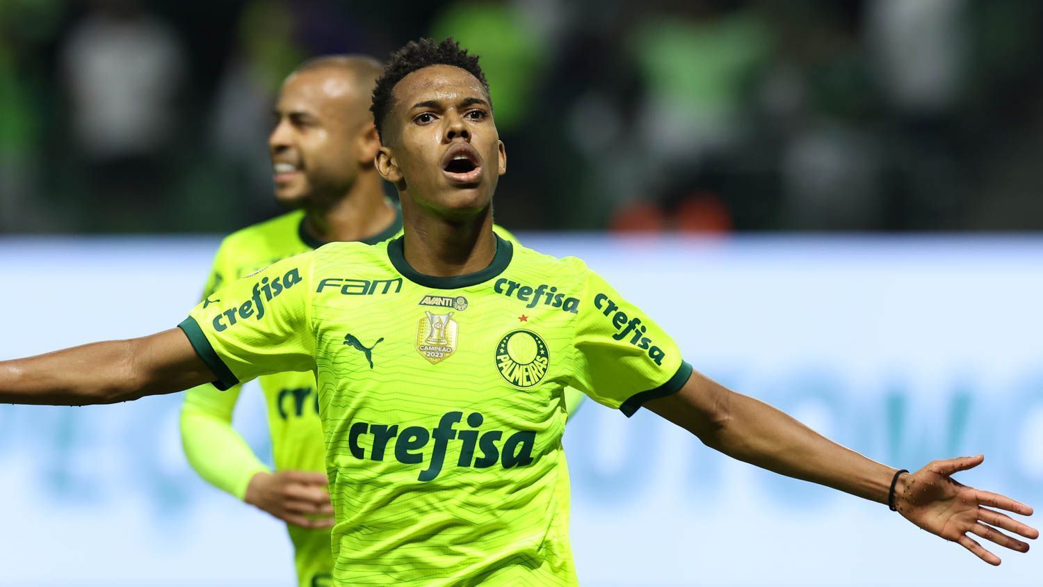 Estevão, do Palmeiras, comemora gol contra o Bahia, durante partida válida pela 15ª rodada do Campeonato Brasileiro no Allianz Parque