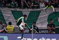Palmeiras vence Atlético-GO, mas perde liderança do Brasileirão pelos gols pró