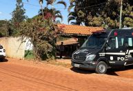 Polícia resgata 15 pessoas mantidas sob cárcere privado em clínica clandestina