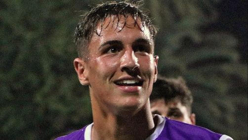 Facundo Bernal com a camisa do Defensor-URU
