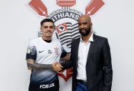 Corinthians renova contrato de Fagner até 2026