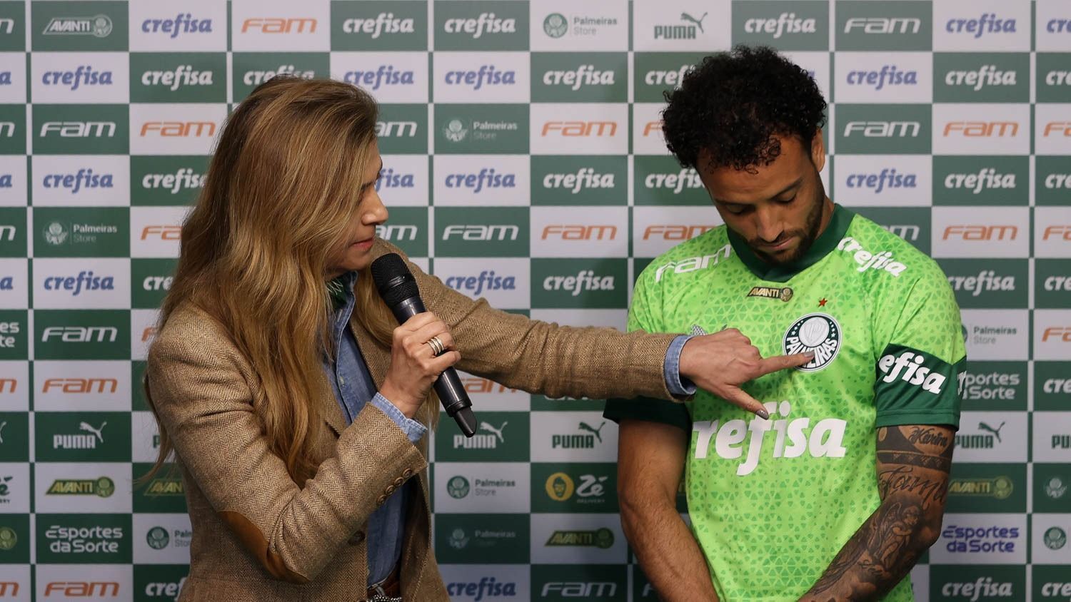 Felipe Anderson foi apresentado no Palmeiras