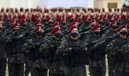 Análise: qual é o peso das Forças Armadas na política venezuelana e na crise após as eleições?