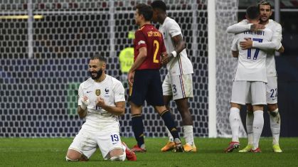 Jogadores da França comemoram a vitória sobre a Espanha na Nations League 2021