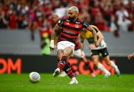 Flamengo: Após dois jogos fora, Gabigol volta a ser relacionado