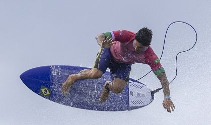 Medina voador e revanche contra japonês: veja memes após vitória do surfista