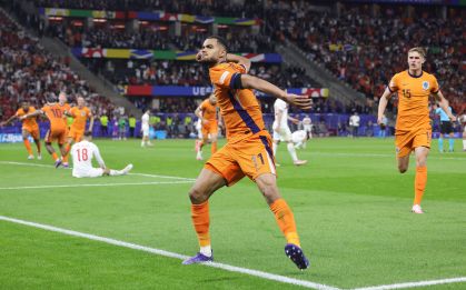 Gakpo comemora o gol da virada da Holanda sobre a Turquia
