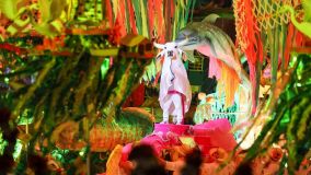 Boi-Bumbá Garantido na terceira noite do Festival de Parintins