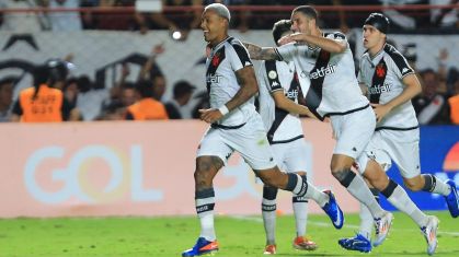 David comemora gol do Vasco sobre o Atlético-GO