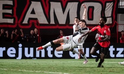 Vegetti marca de voleio o gol de empate do Vasco contra o Atlético-GO pela Copa do Brasil