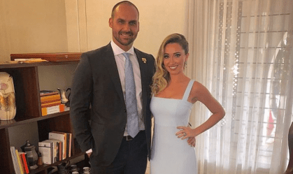 Eduardo Bolsonaro diz que esposa teve contas bloqueadas pelo STF