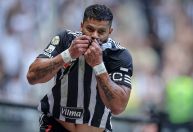 Hulk faz dois e Atlético-MG vence o Vasco na reestreia de Coutinho