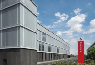 Ferrari investe R$ 1,19 bi em nova fábrica para veículos elétricos