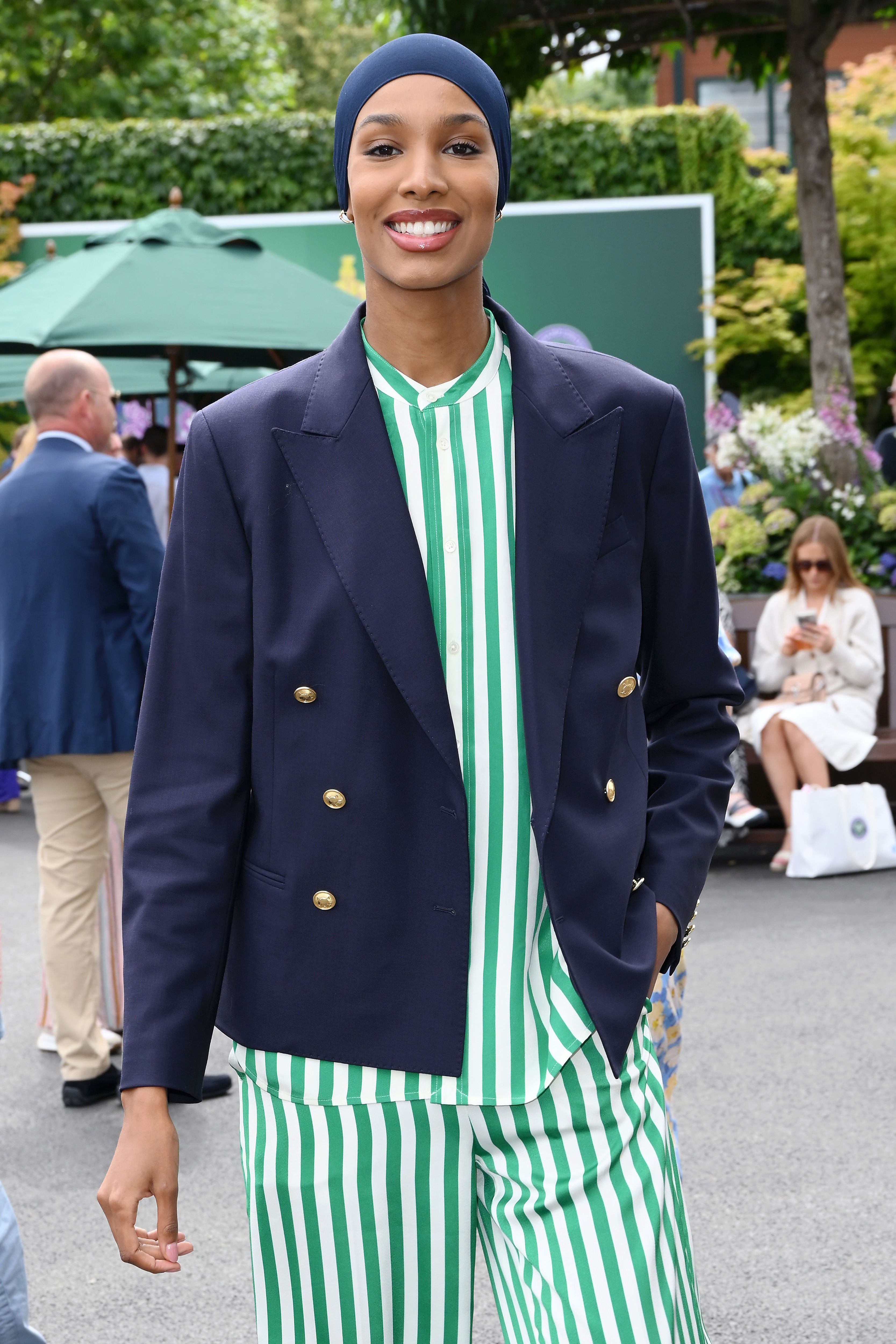 Modelo Ikram Abdi Omar attends em Wimbledon / Karwai Tang/WireImage/Getty Images