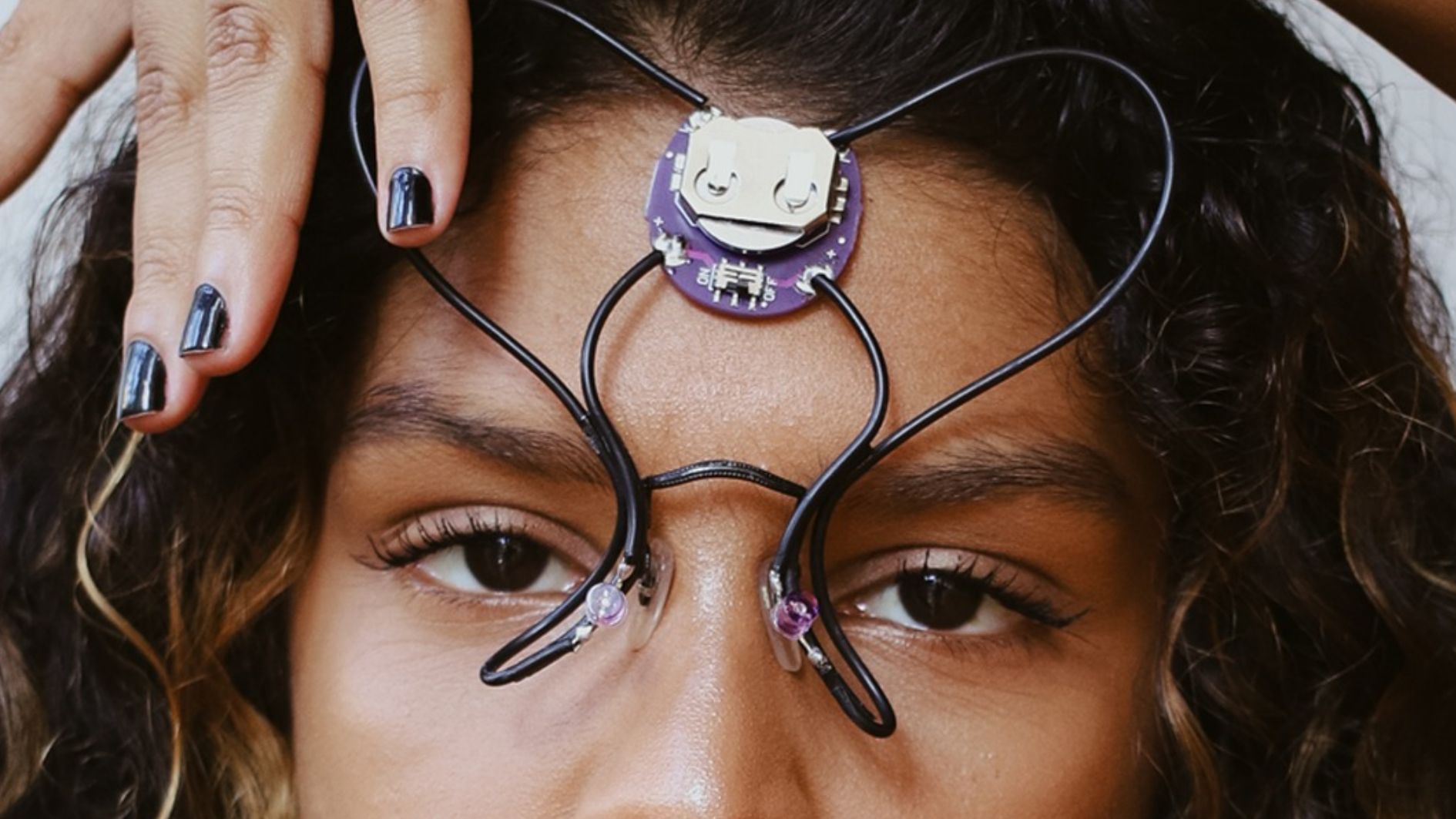 Acessórios contra reconhecimento facial