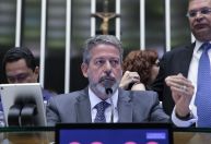 Em reunião com líderes, Lira cobra votação de reforma tributária