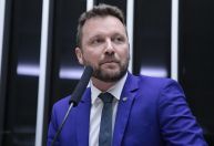 Oposição apresenta PEC para confrontar fim da escala 6x1