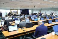 Câmara adia votação de projeto que aumenta pena de estupradores
