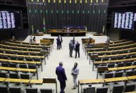 Reforma tributária: deputados negociam ajustes na regulamentação em meio à pressa para votar texto
