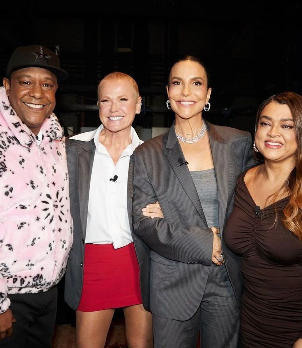Xuxa e Ivete Sangalo combinam looks durante o "Que História É Essa, Porchat?" / Instagram/Ivete Sangalo