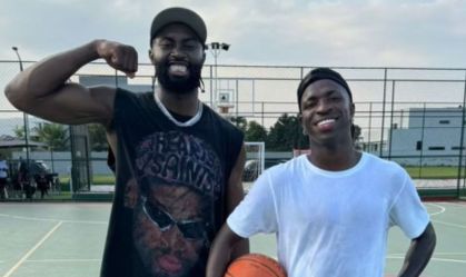 Jaylen Brown e Vinicius Júnior jogaram basquete juntos