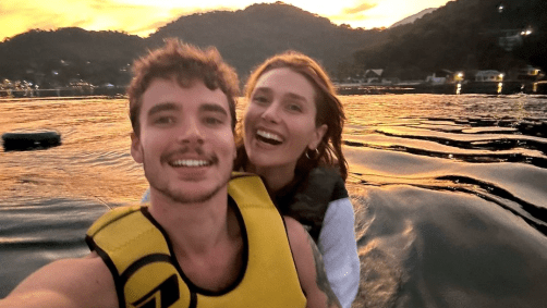 João Lucas, marido de Sasha, selecionou momentos em que o casal está andando de jet ski para homenagear a modelo