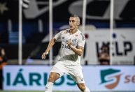 Corinthians demonstra interesse em João Schmidt, do Santos
