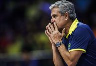 Vôlei: em Paris, Zé Roberto destaca importância da Olimpíada e faz pedido a fãs
