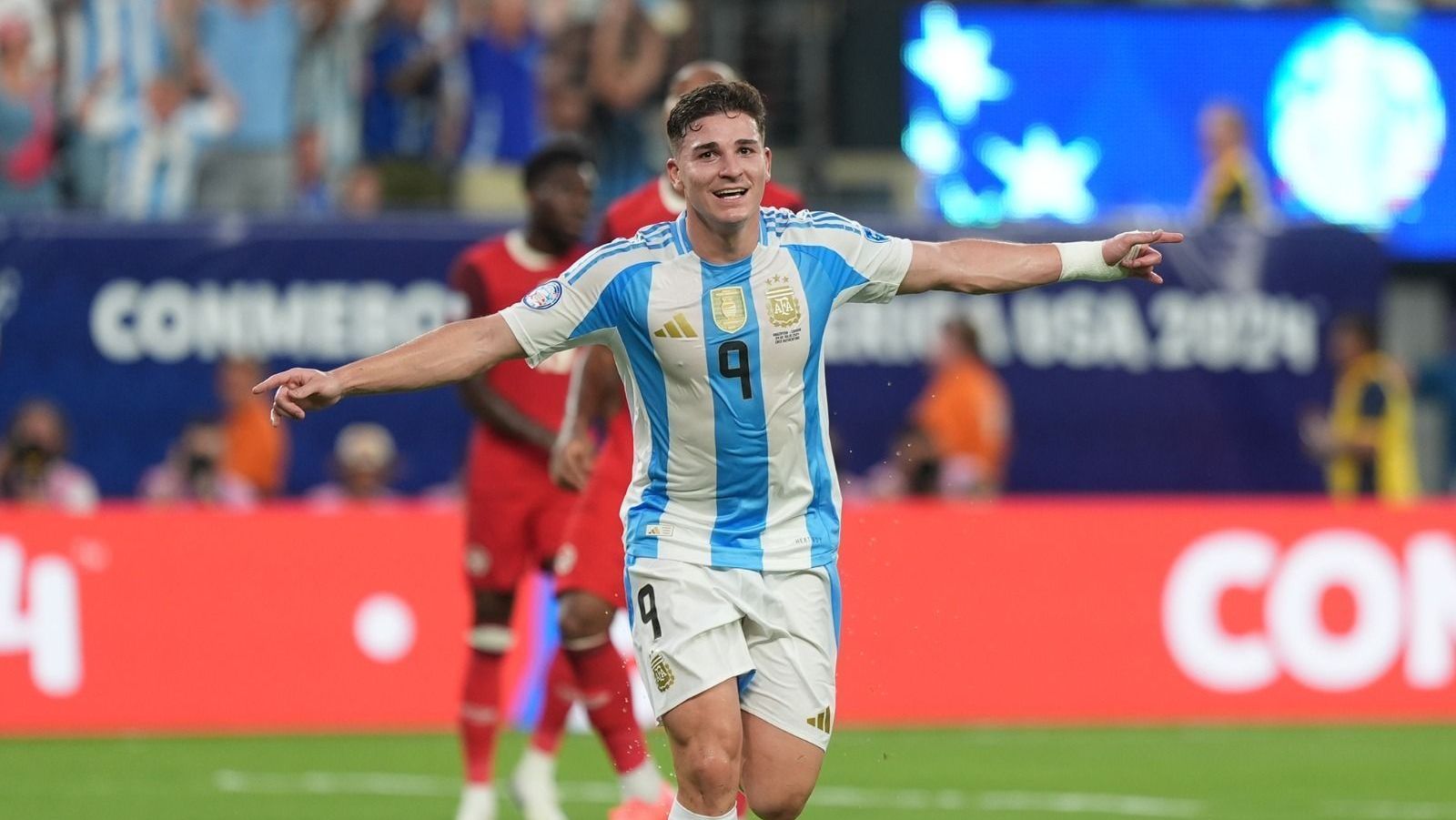 Julián Álvarez marcou o primeiro gol da Argentina