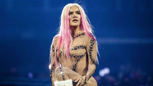 Karol G canta no estádio Santiago Bernabéu, em Madri, em julho de 2024