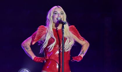 Kesha celebra 1º lançamento após litígio com Dr. Luke: "Me sinto livre"