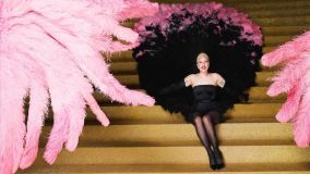 Lady Gaga colaborou com a Dior para criar o look que usou na abertura da Olimpíada de Paris