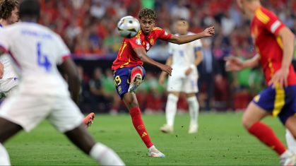 Lamine Yamal contra a França, na semifinal da Eurocopa