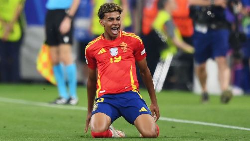 Lamine Yamal comemora gol contra a França na semifinal da Euro