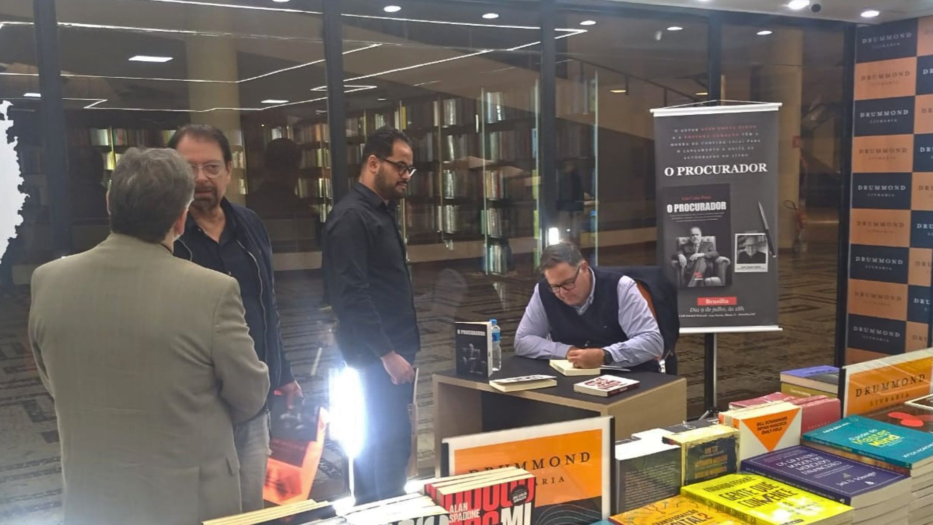 lançamento livro aras
