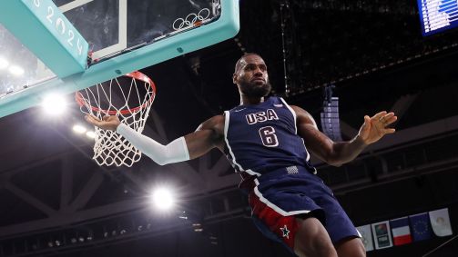 LeBron James em jogo contra a Sérvia na Olimpíada de Paris