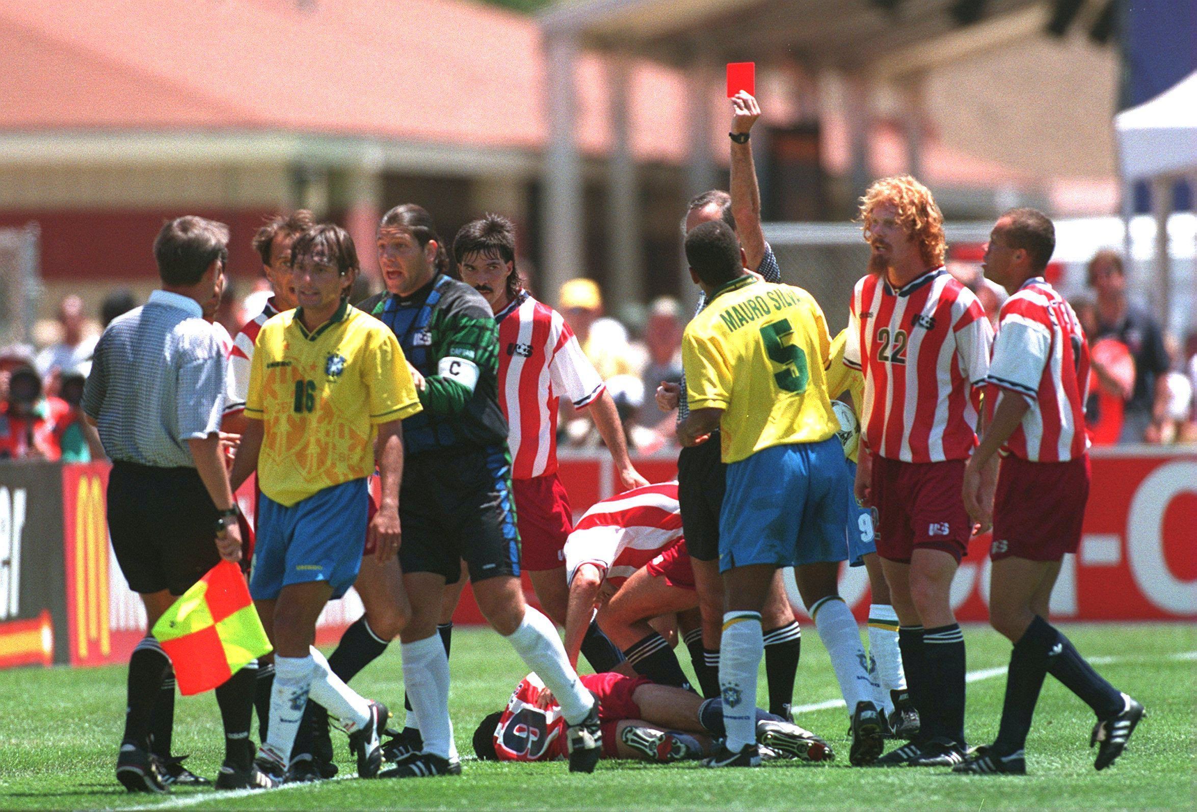 Leonardo expulso contra os Estados Unidos na Copa de 1994