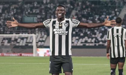 Luiz Henrique marcou o primeiro gol da vitória do Botafogo