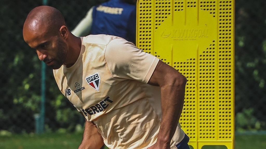Lucas em treino do São Paulo