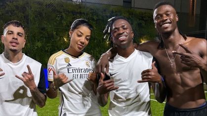 Os cantores Rauw Alejandro e Ludmilla com os jogadores Vinicius Jr. e Camavinga, do Real Madrid