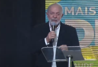 Lula chora em SP e diz que vive “o melhor momento político da vida”