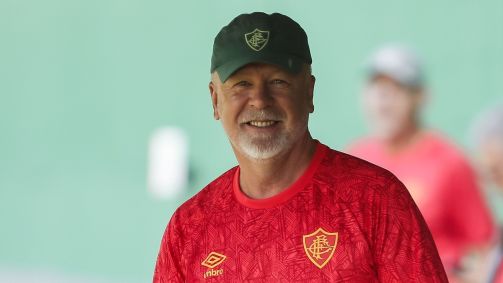 Mano Menezes durante treino do Fluminense