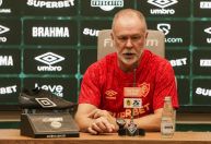 Mano Menezes chega ao Fluminense e avalia legado do Diniz: 
