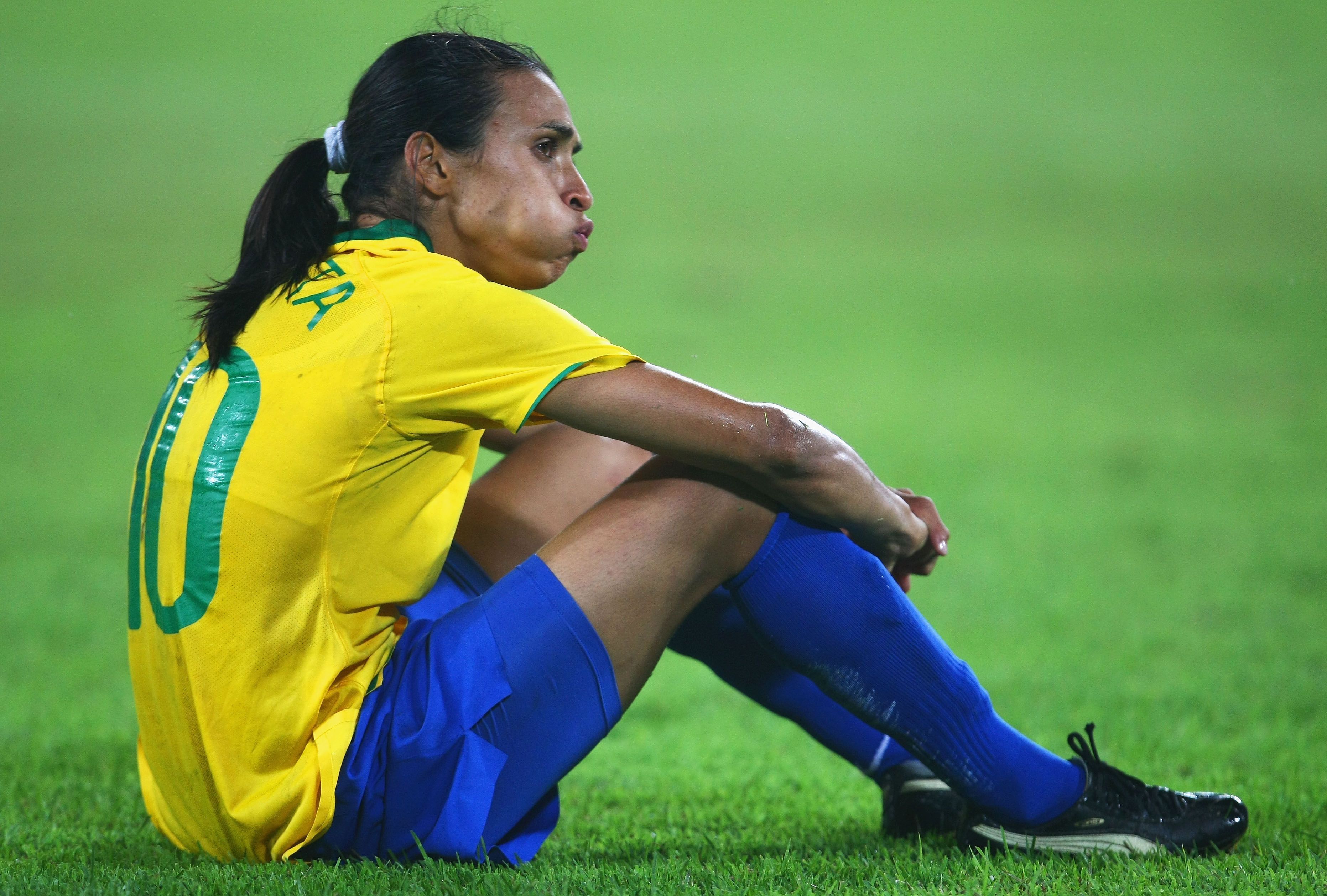 Marta chora na final olímpica em Pequim 2008 após derrota para os EUA / Lars Baron/Bongarts/Getty
