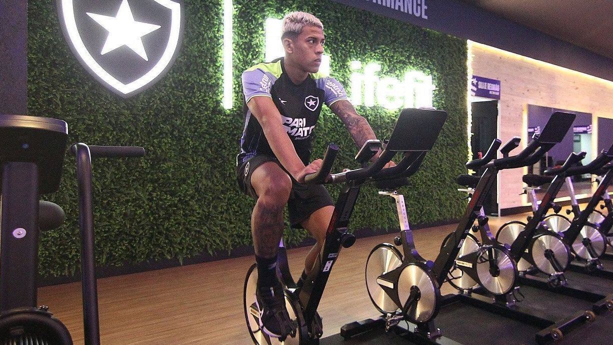 Matheus Martins pode fazer a sua estreia pelo Botafogo no final de semana